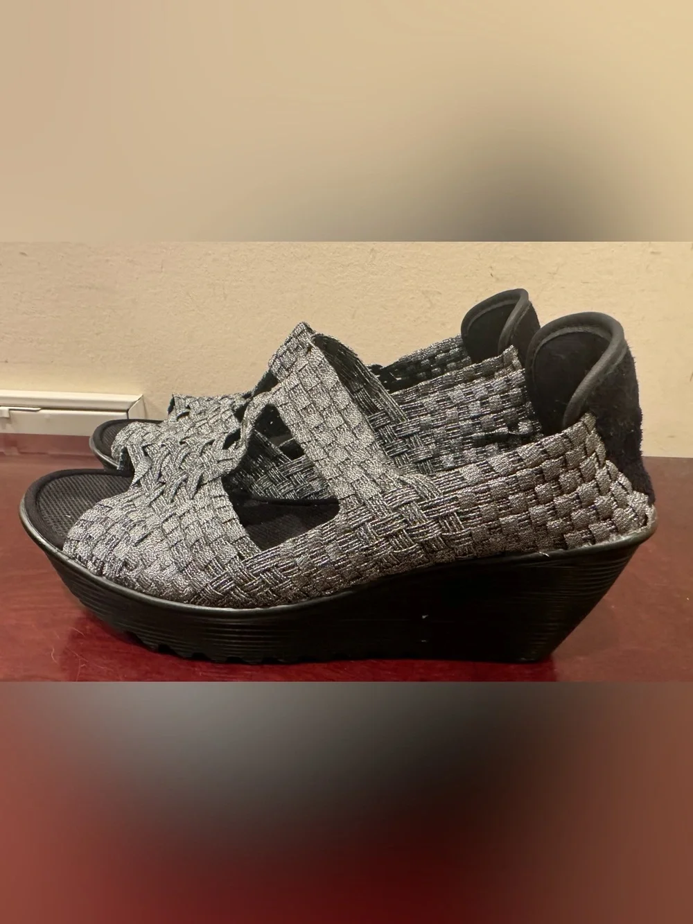 Women's Silver Woven Stretch Wedge Sandals by White Mountain- Size 7.5